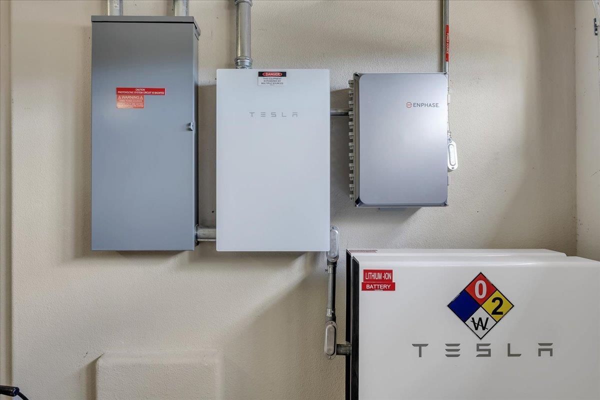 300 Rock Ridge Ln Ln, Copperopolis, CA 95228