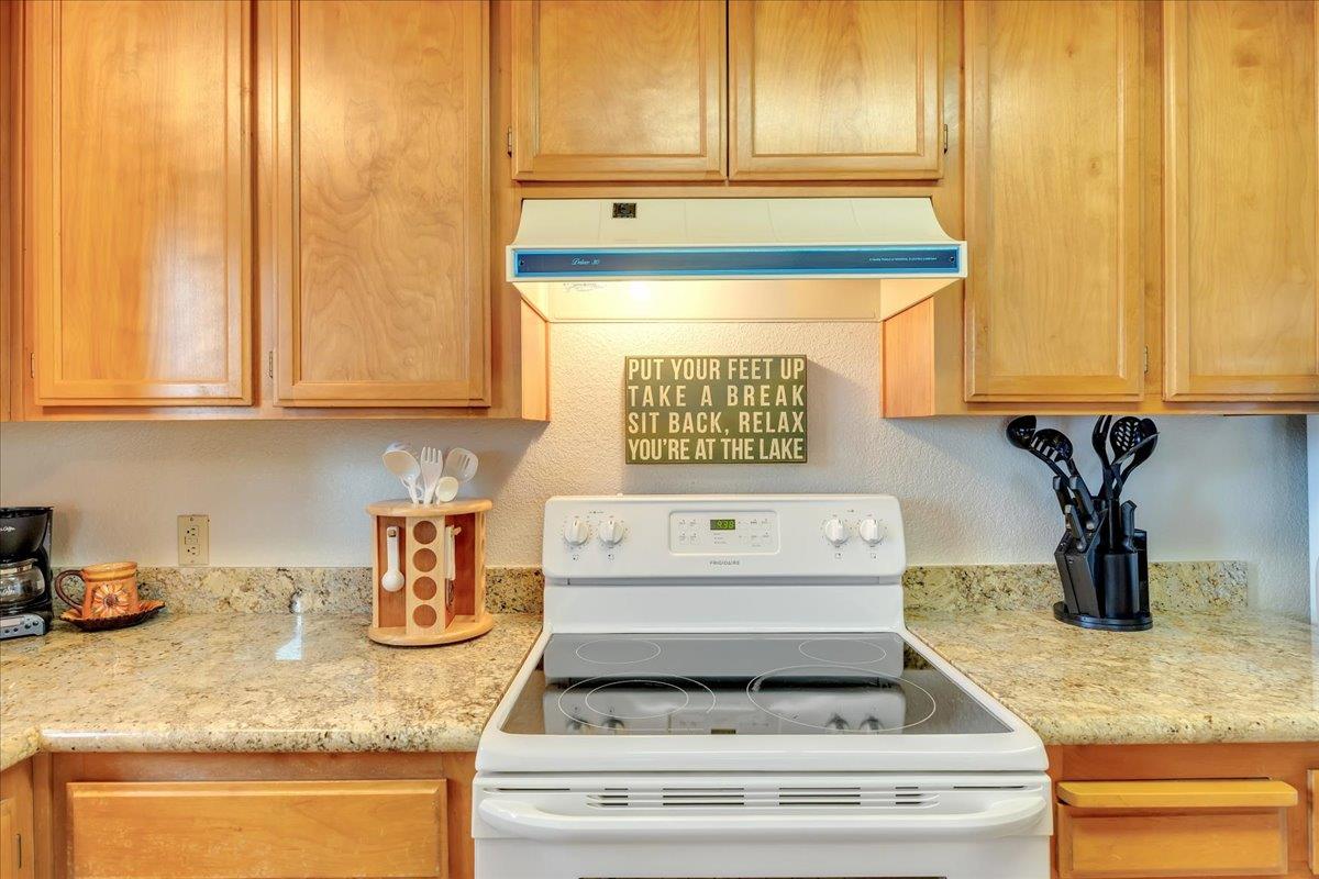 342 Poker Flat Rd, Copperopolis, CA 95228