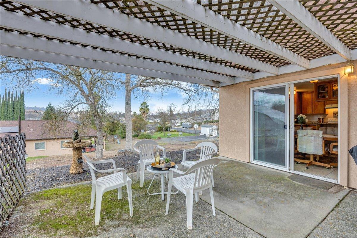 342 Poker Flat Rd, Copperopolis, CA 95228