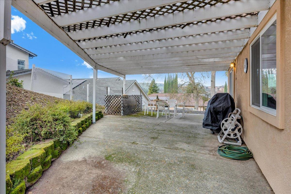 342 Poker Flat Rd, Copperopolis, CA 95228