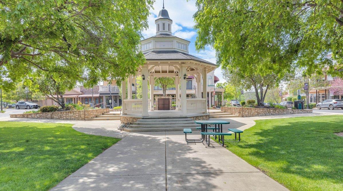 342 Poker Flat Rd, Copperopolis, CA 95228