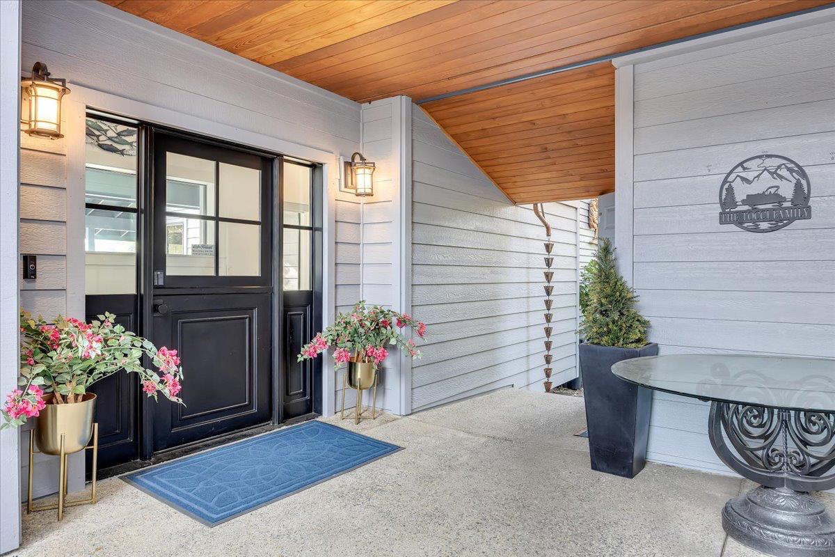 870 Bret Harte Dr, Copperopolis, CA 95228