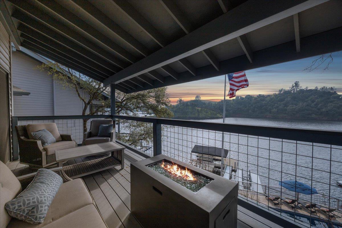 870 Bret Harte Dr, Copperopolis, CA 95228