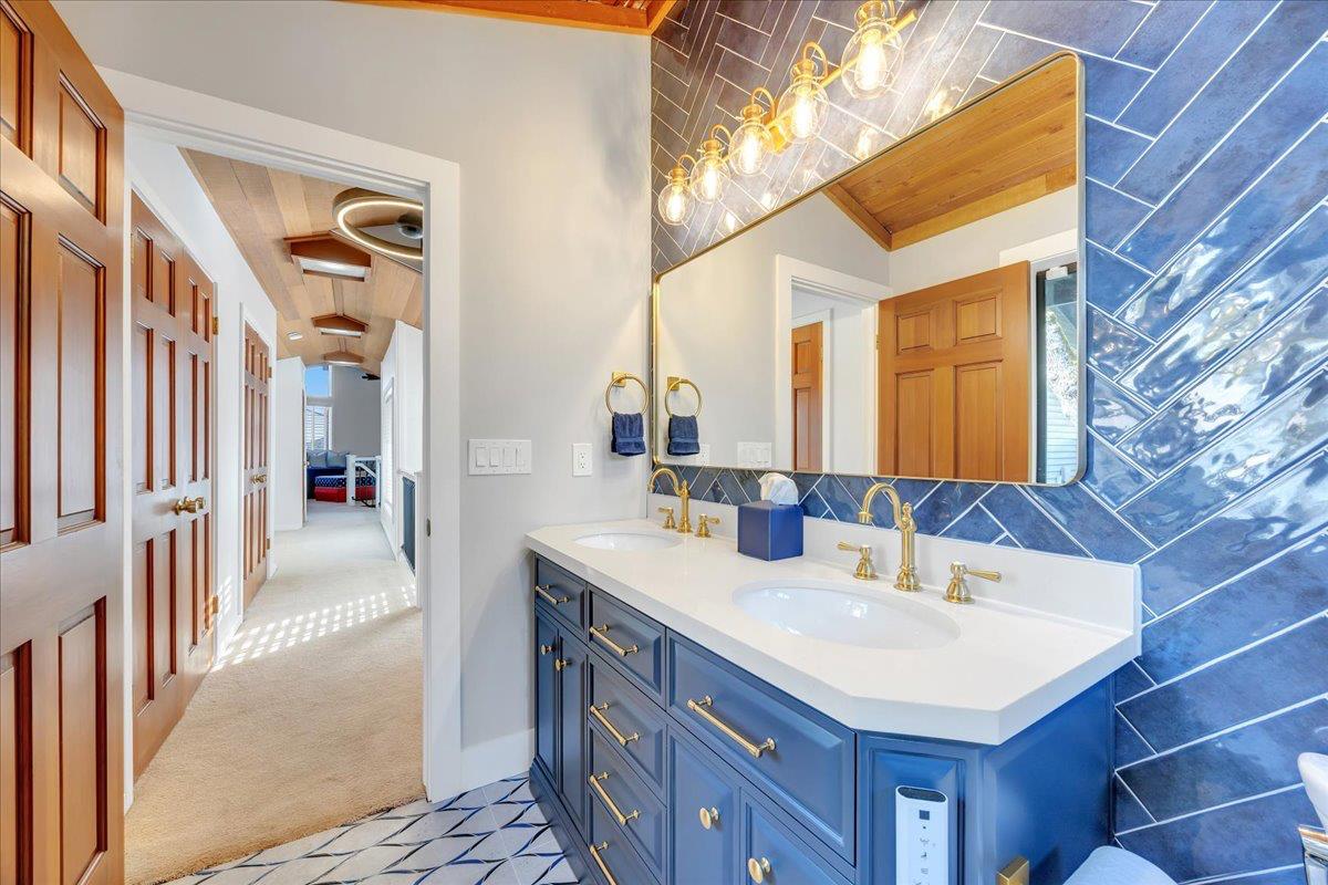 870 Bret Harte Dr, Copperopolis, CA 95228