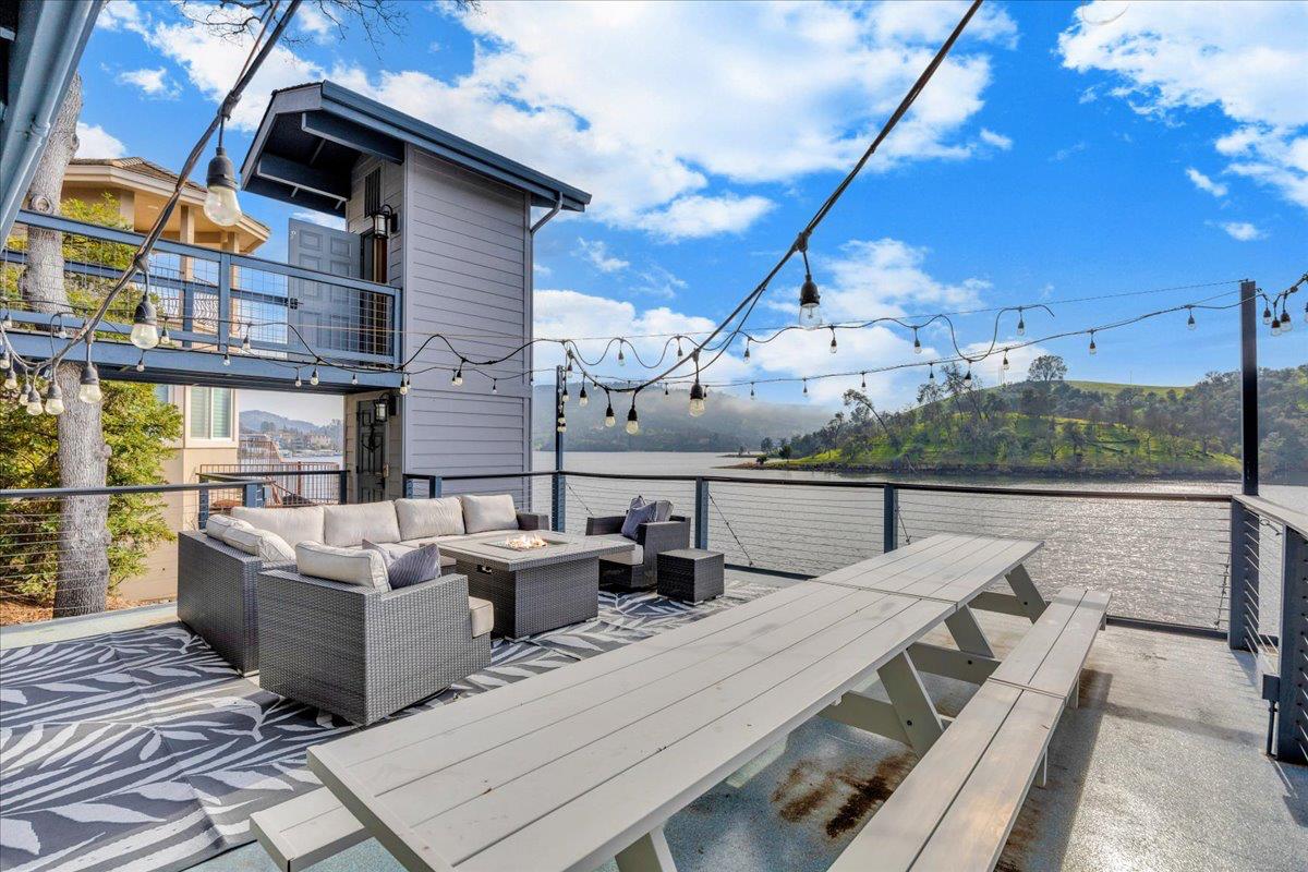 870 Bret Harte Dr, Copperopolis, CA 95228