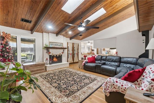 6479 N Blosser, Fresno, CA 93711