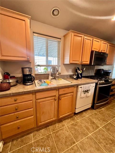 3138 W Dakota Ave #194, Fresno, CA 93722