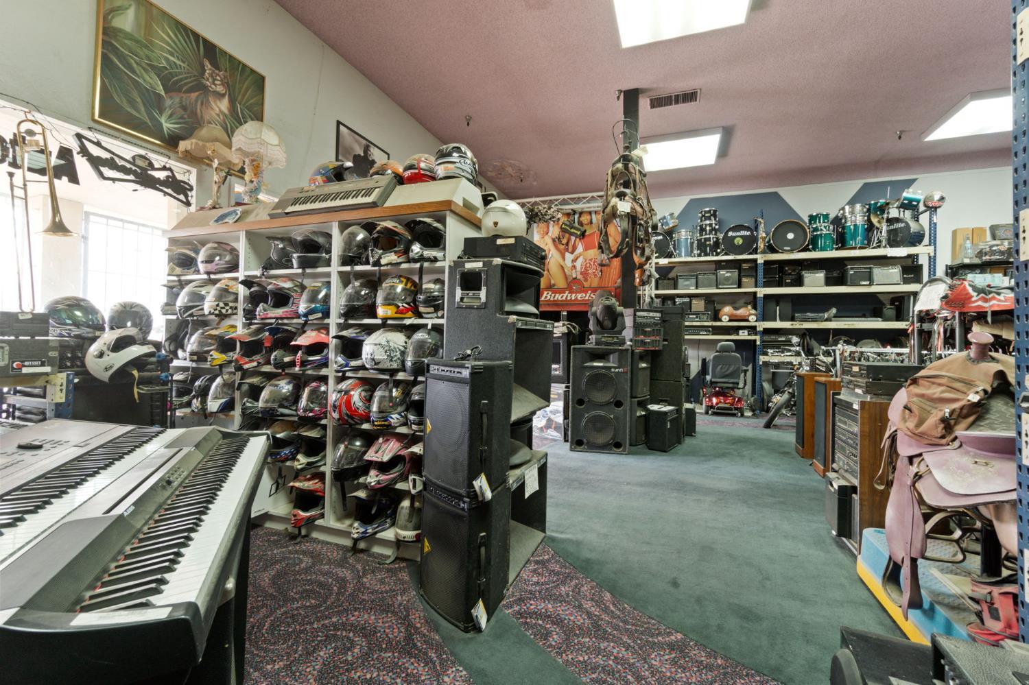 922 Van Ness Ave, Fresno, CA 93721