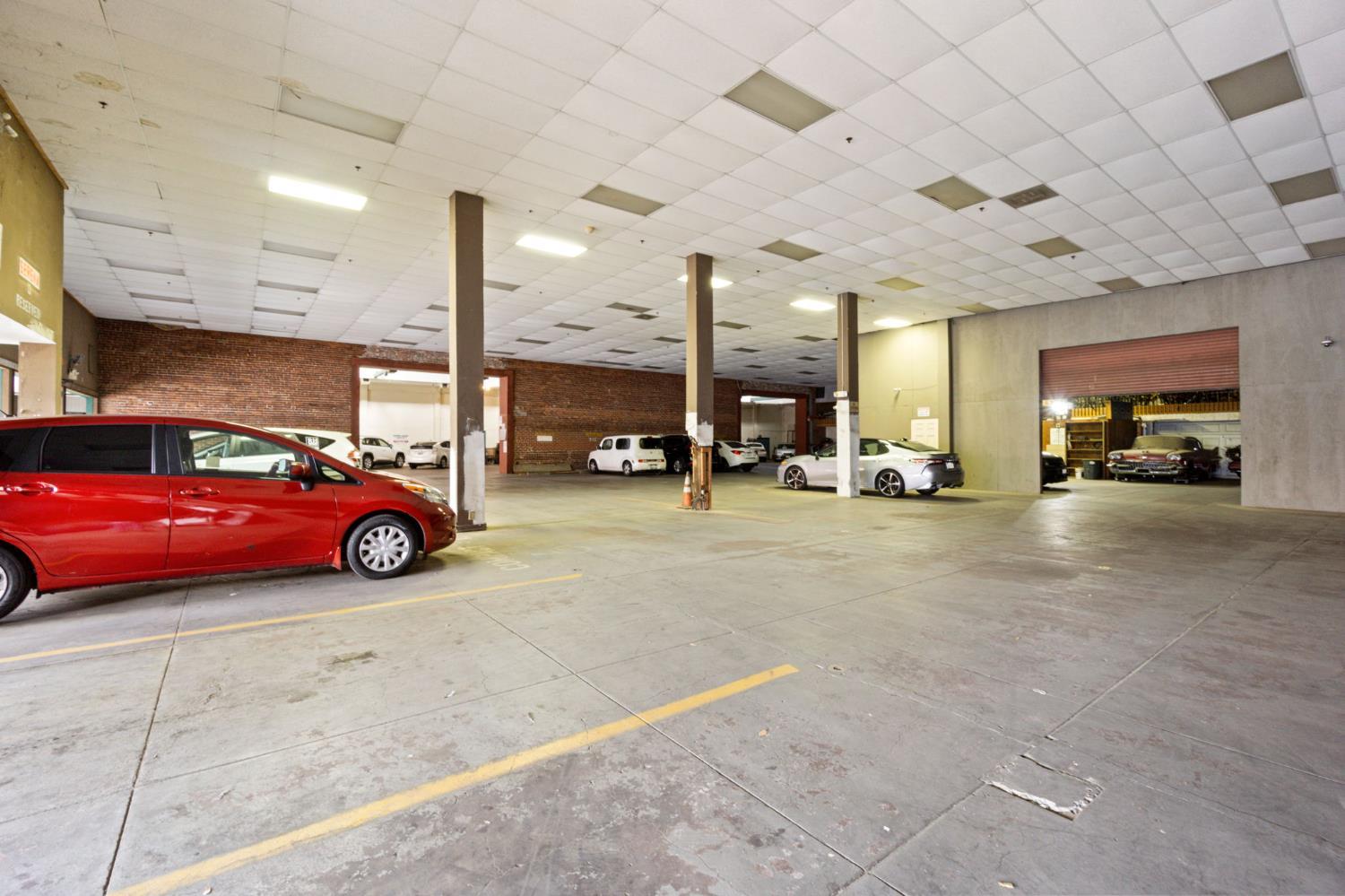 922 Van Ness Ave, Fresno, CA 93721