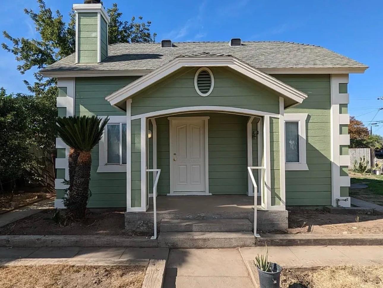 930 Sierra St, Madera, CA 93638