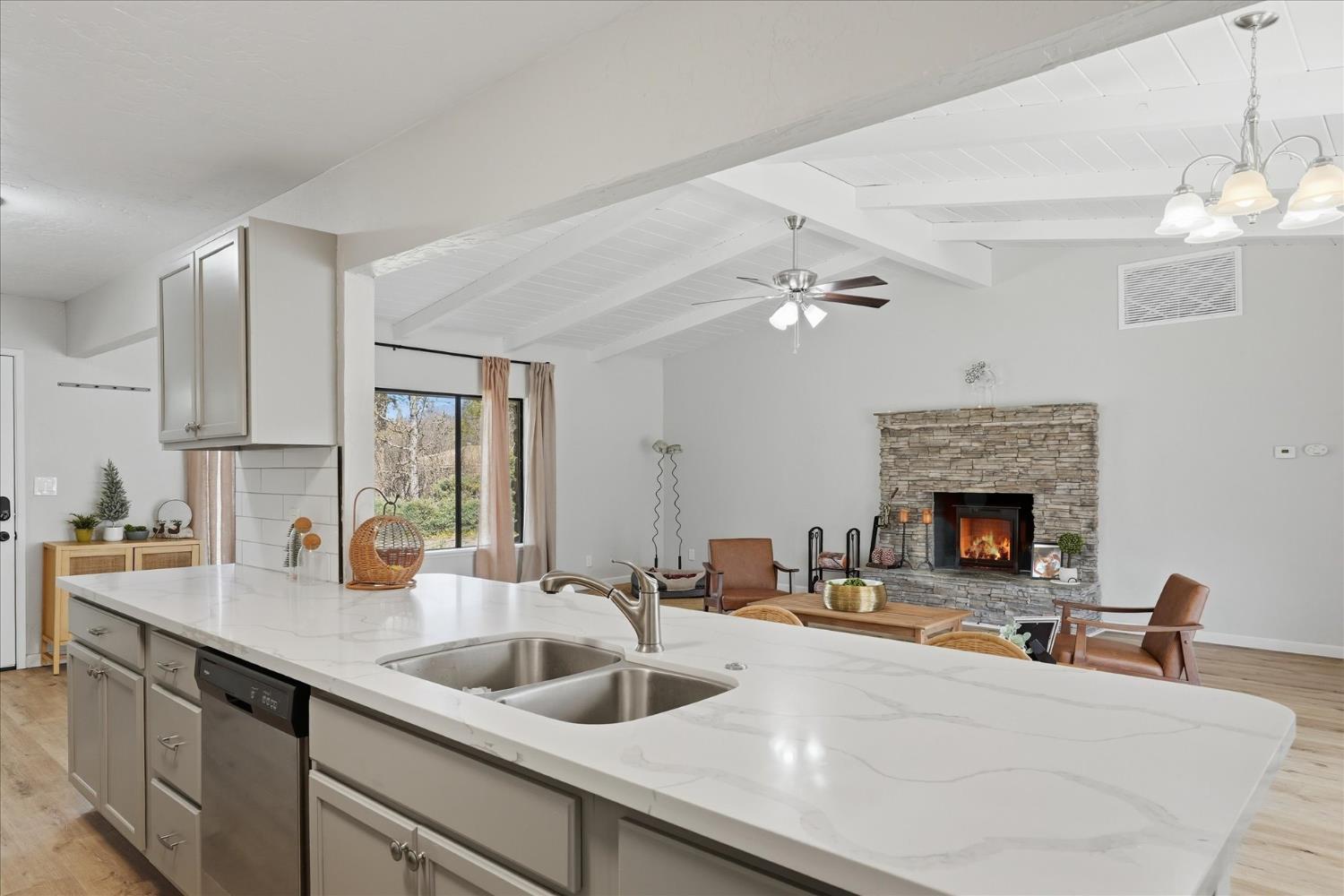 45430 Lauri Ln, Oakhurst, CA 93644