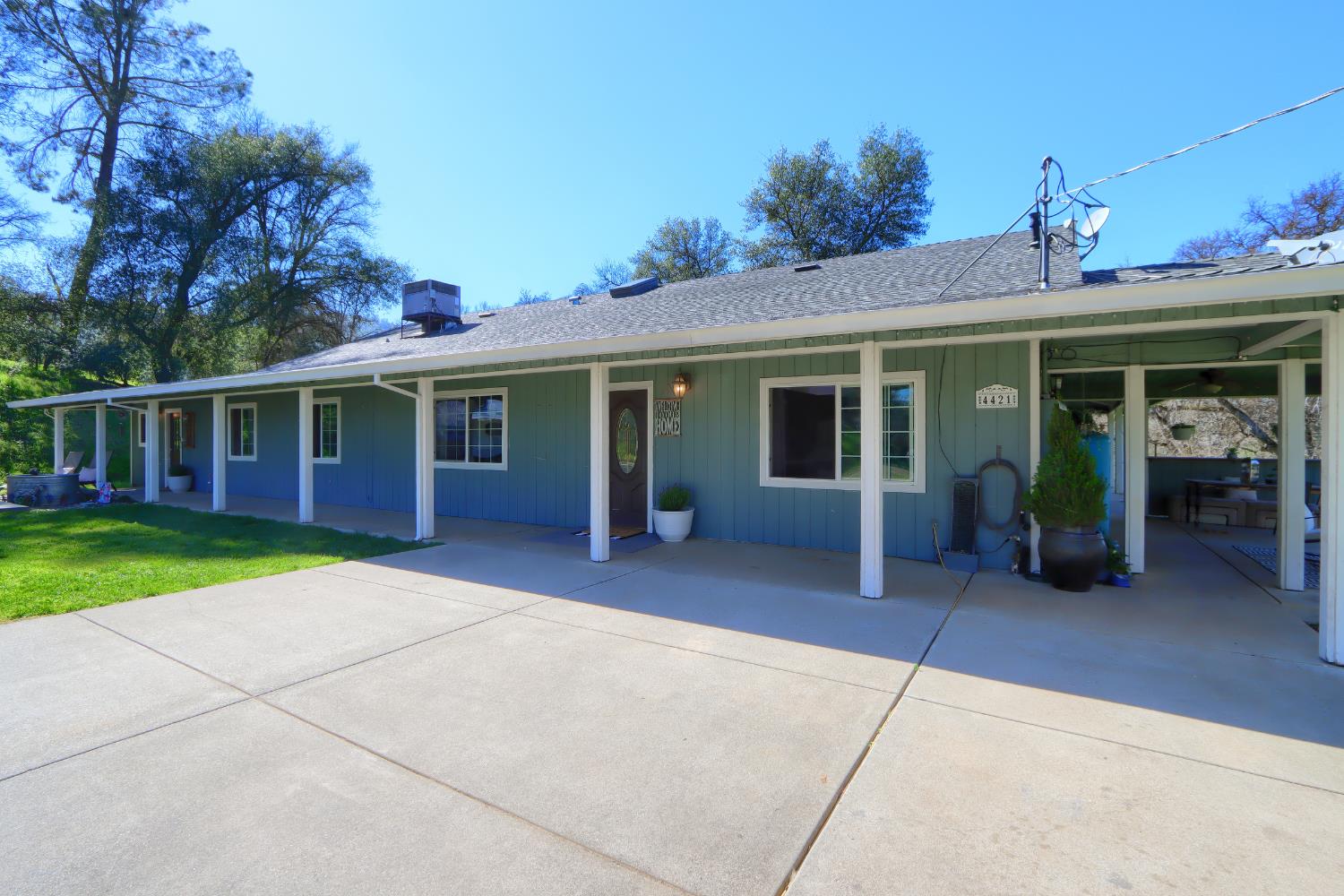 4421 Scrubby Oak Dr, Mariposa, CA 95338
