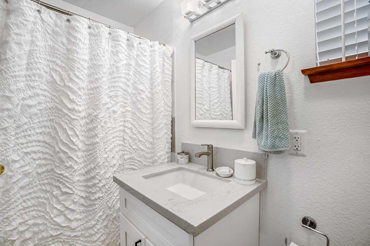 56250 Manzanita Lake Dr, North Fork, CA 93643