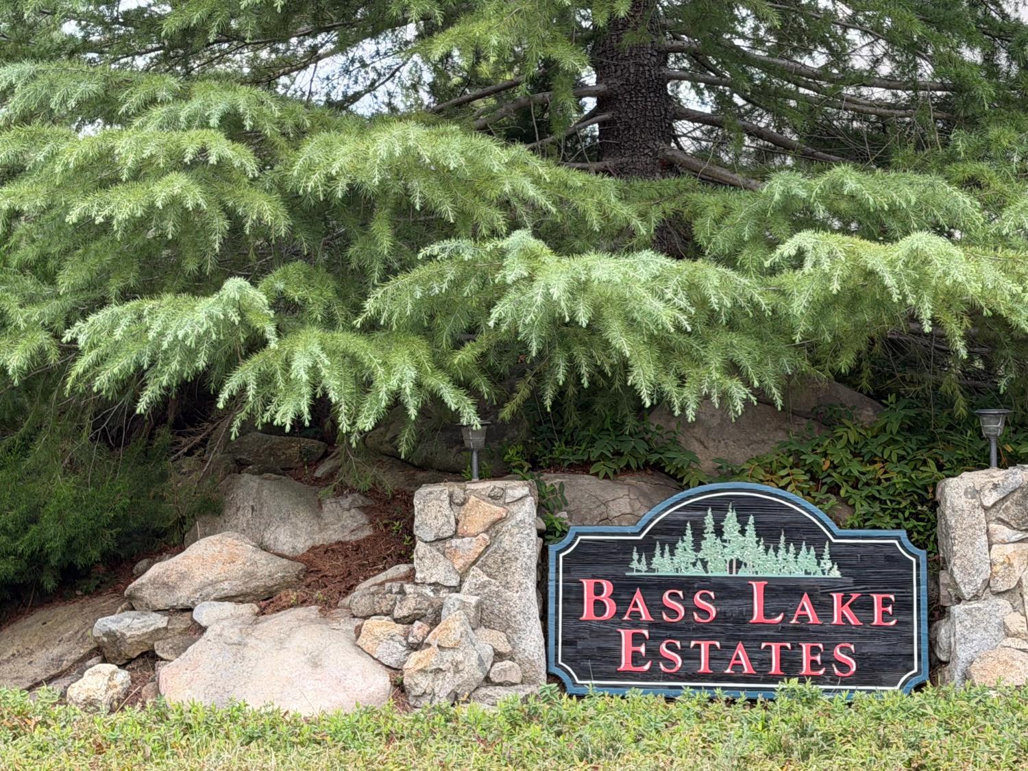 10 Granite Ridge Lane, Bass Lake, CA 93604