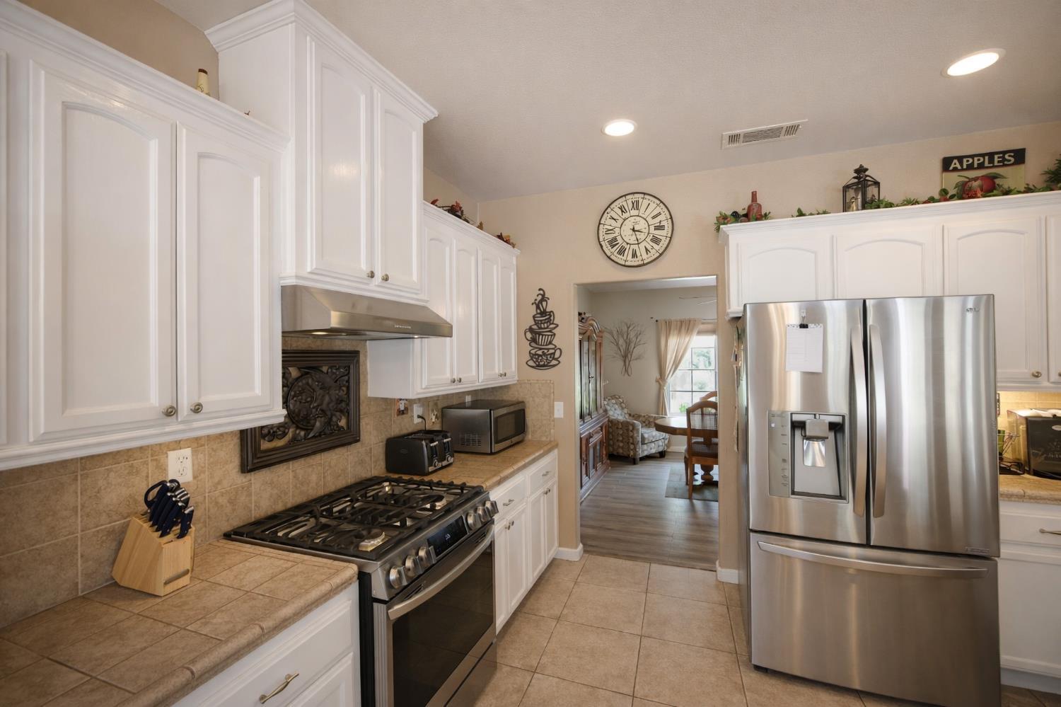41121 Long Hollow Dr, Coarsegold, CA 93614