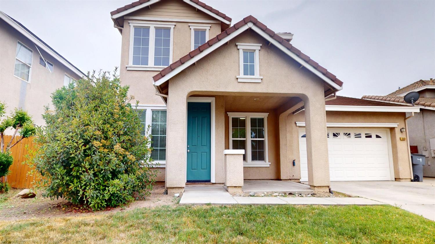2555 S Lind Ave, Fresno, CA 93725