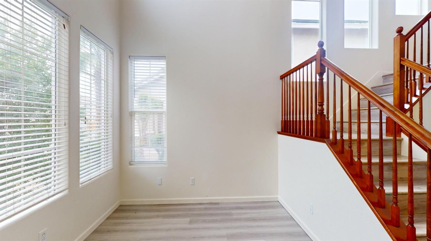 2555 S Lind Ave, Fresno, CA 93725