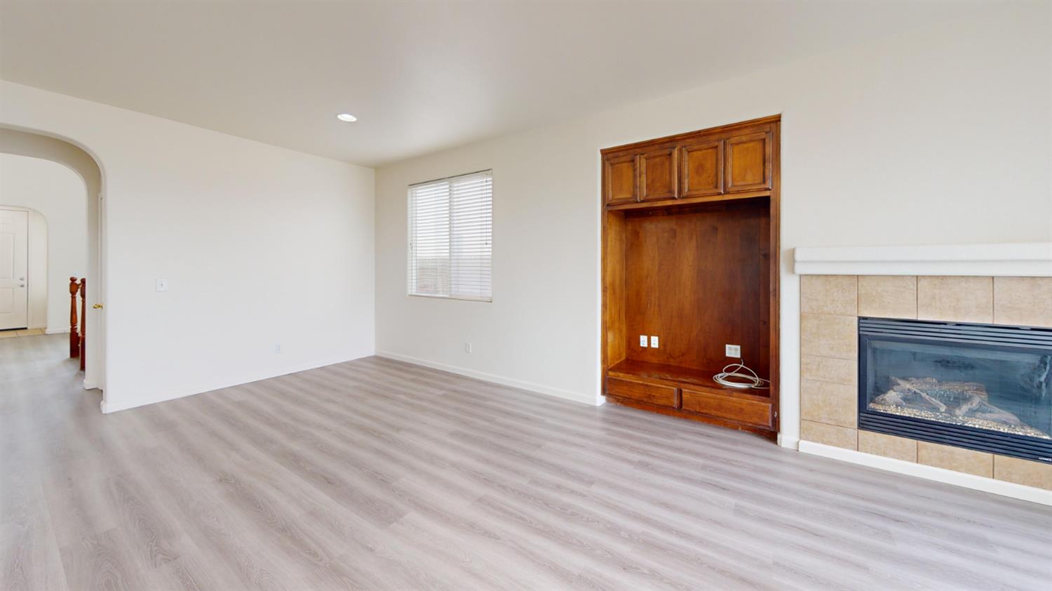 2555 S Lind Ave, Fresno, CA 93725