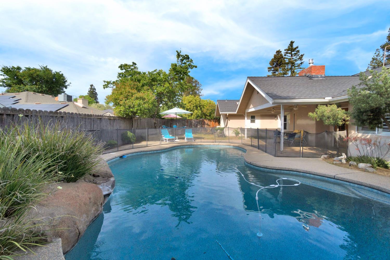 1367 E Decatur Ave, Fresno, CA 93720