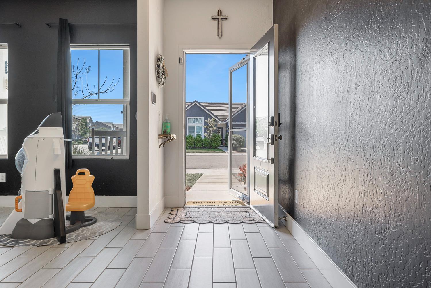 246 Huntington Ave, Madera, CA 93636