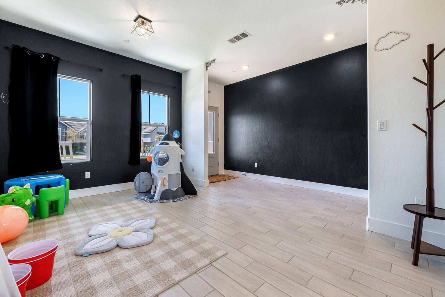 246 Huntington Ave, Madera, CA 93636