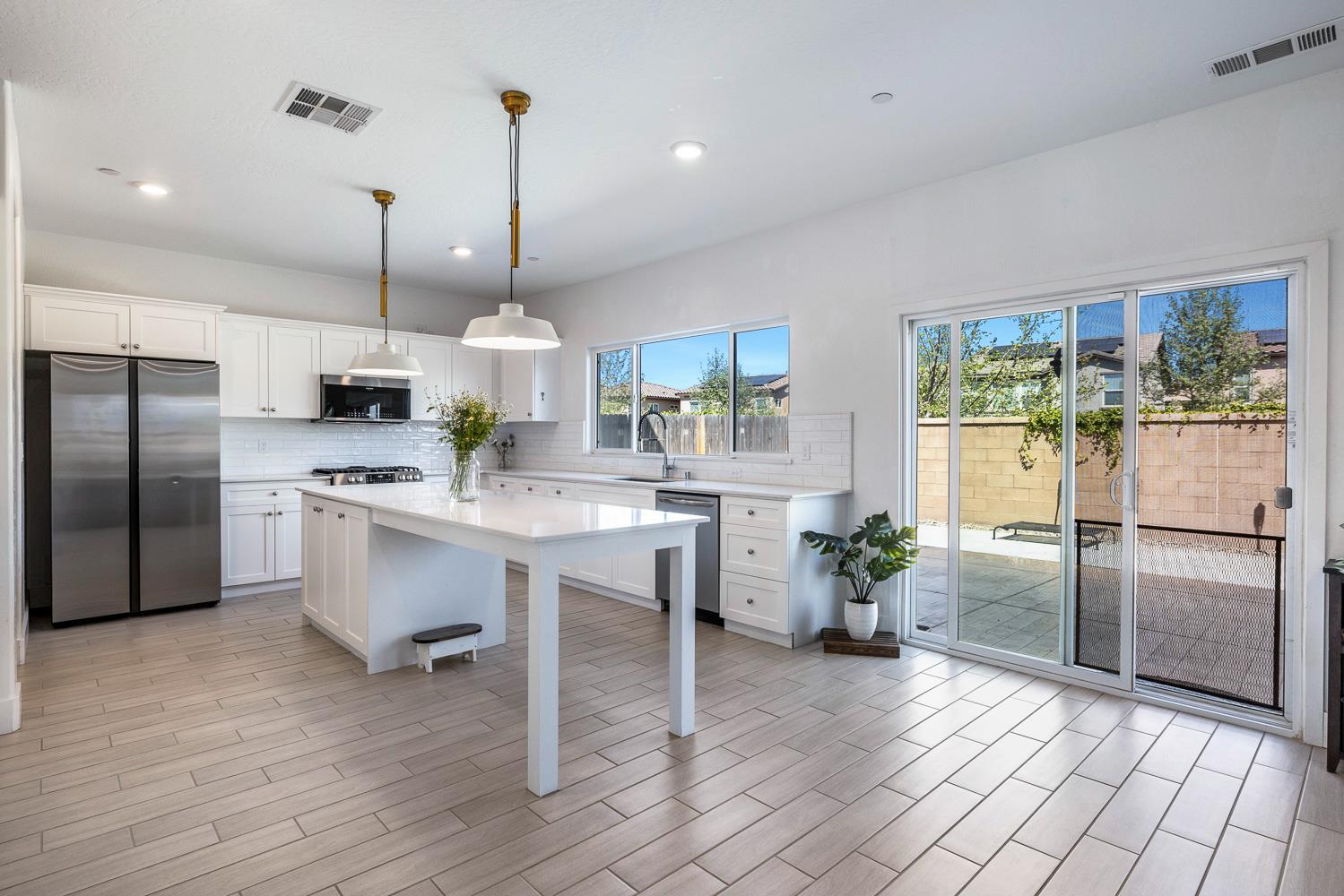 246 Huntington Ave, Madera, CA 93636
