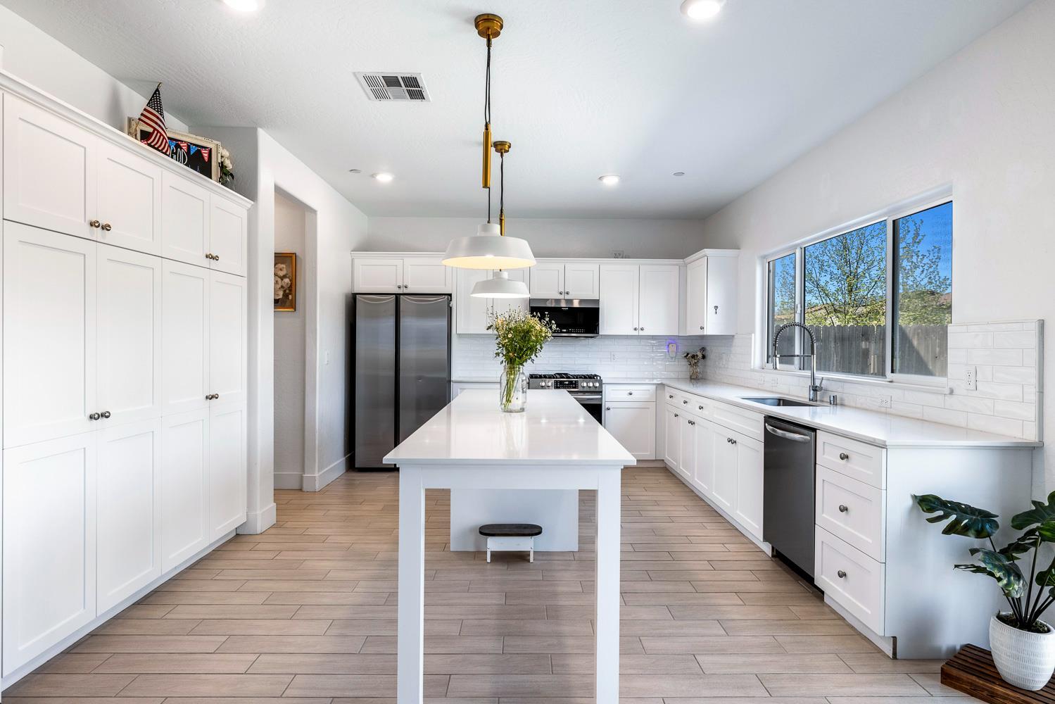 246 Huntington Ave, Madera, CA 93636