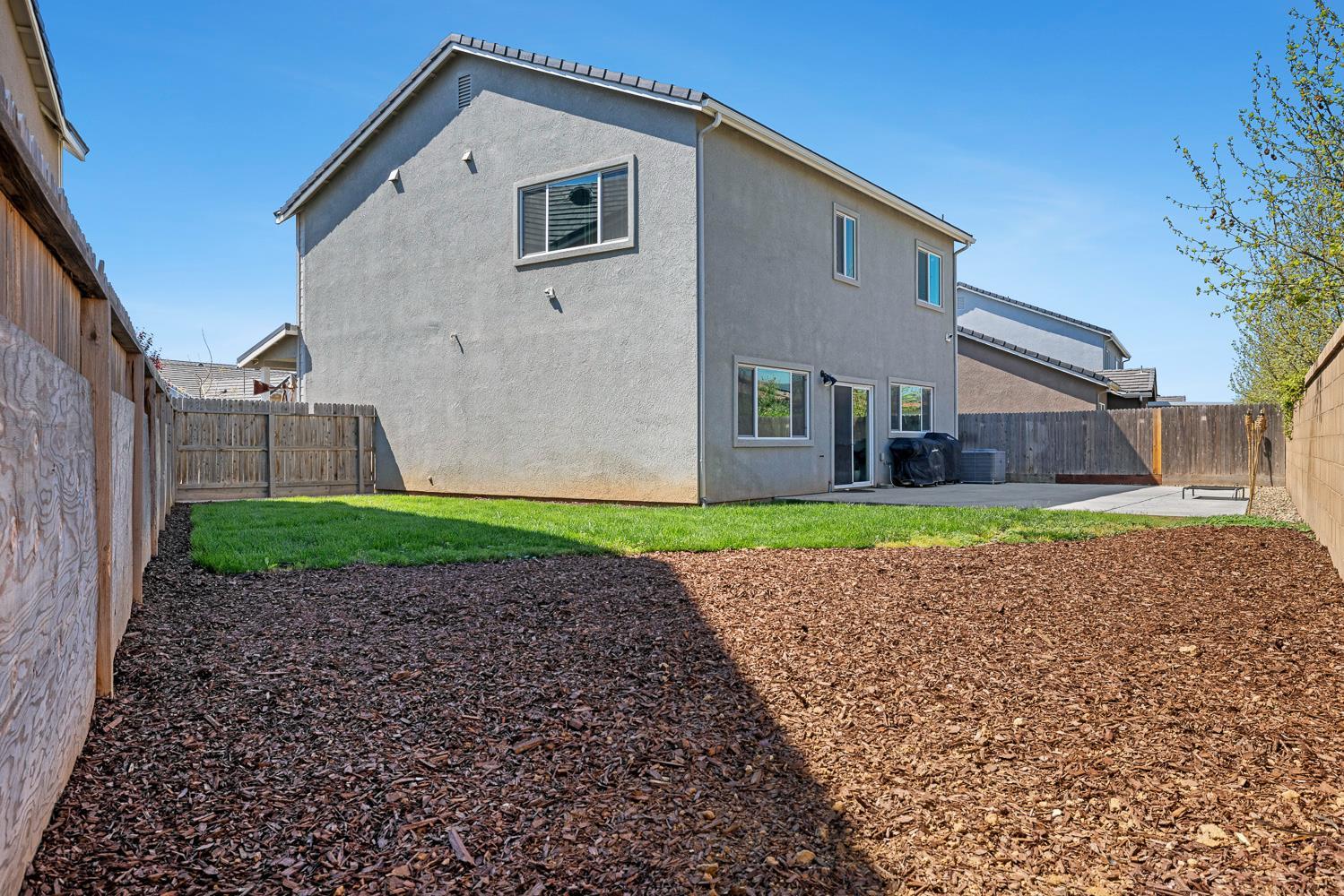246 Huntington Ave, Madera, CA 93636