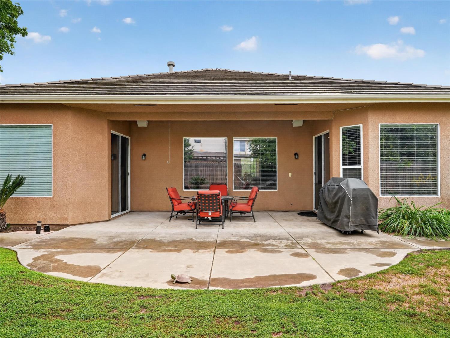 2927 Browning Ave, Clovis, CA 93611