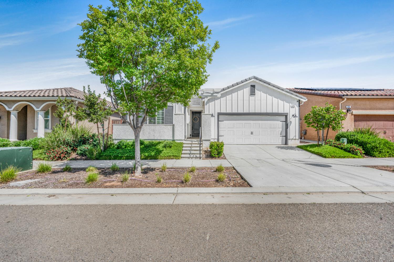 619 Wood Crest Ave, Madera, CA 93636