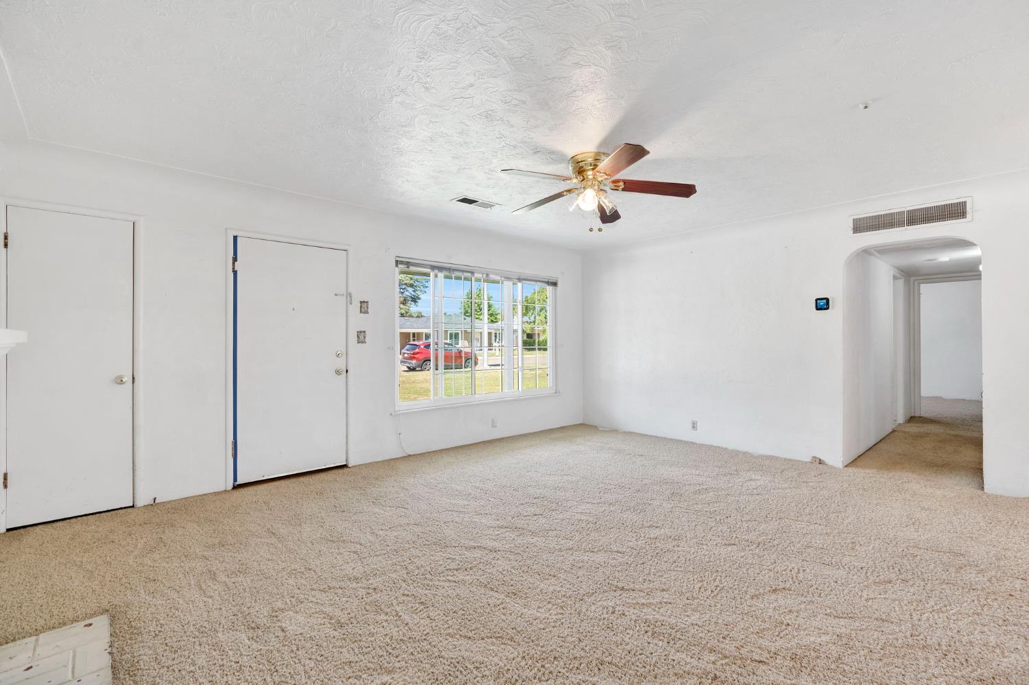 517 Fairview Ave, Madera, CA 93637