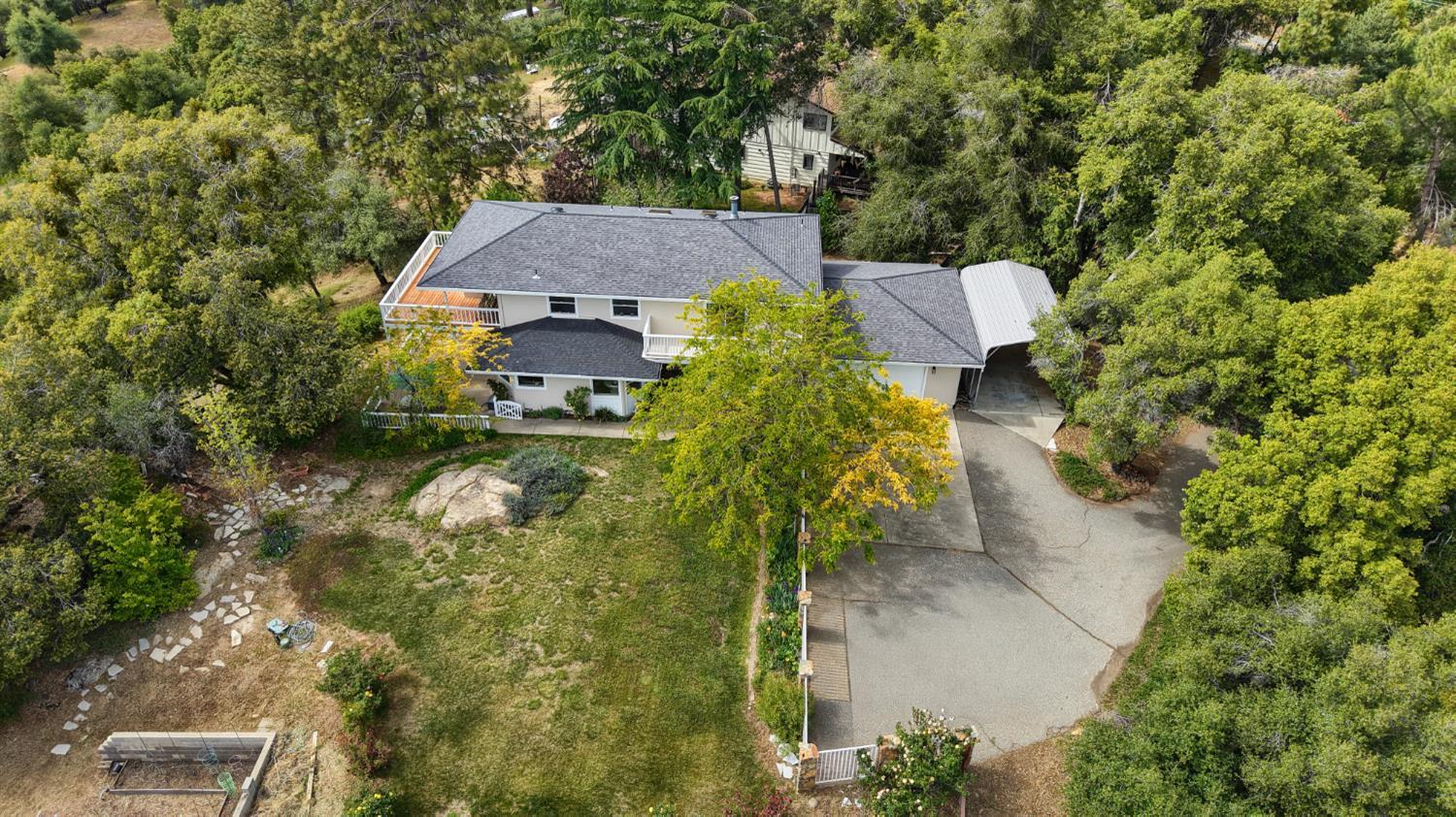 5603 Clouds Rest Rd, Mariposa, CA 95338