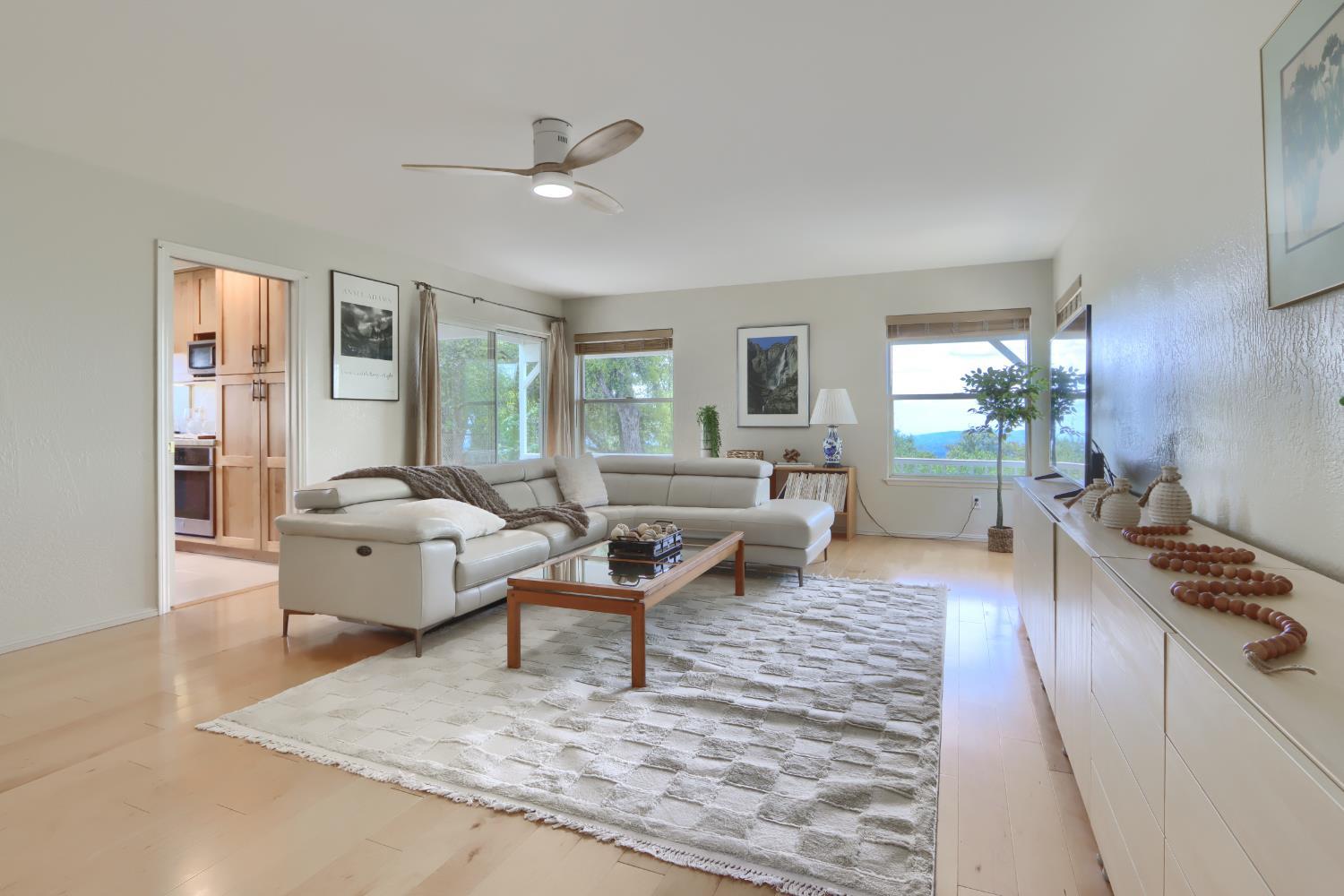 5603 Clouds Rest Rd, Mariposa, CA 95338