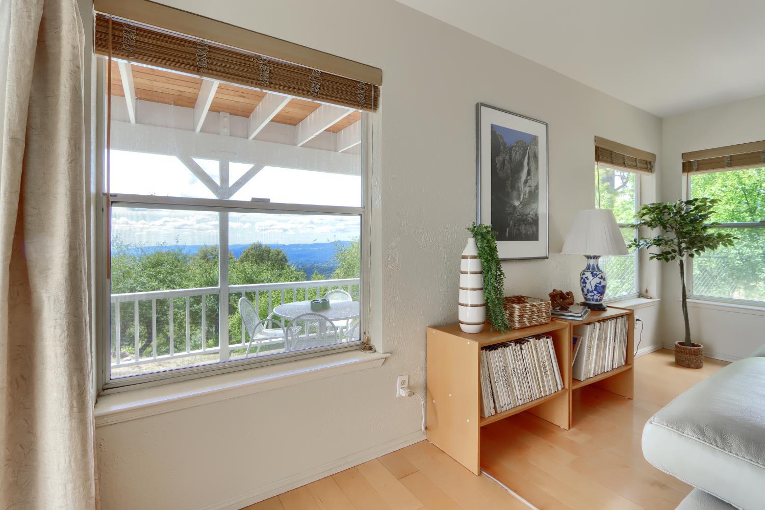 5603 Clouds Rest Rd, Mariposa, CA 95338