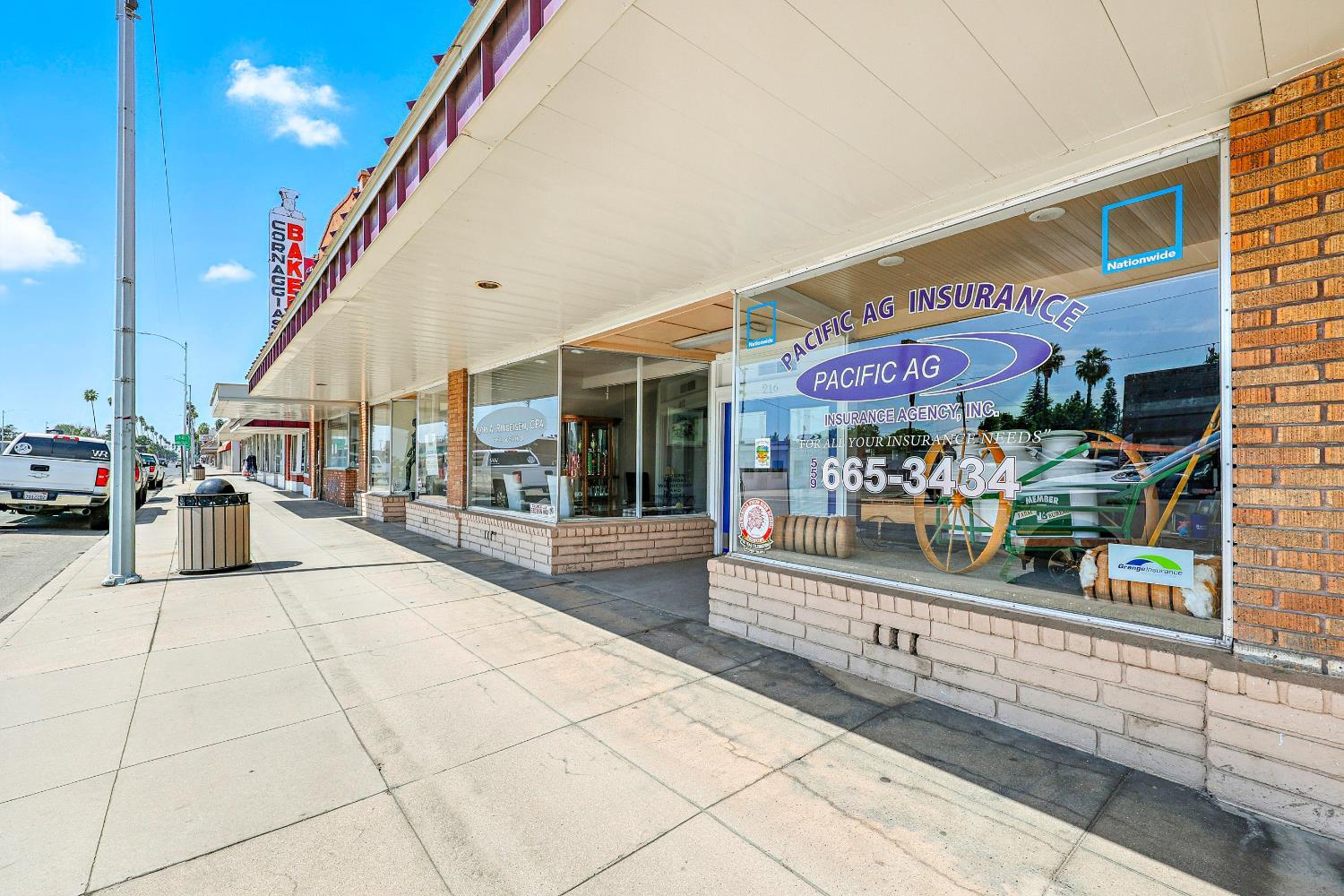 216 Robertson Blvd #B, Chowchilla, CA 93610