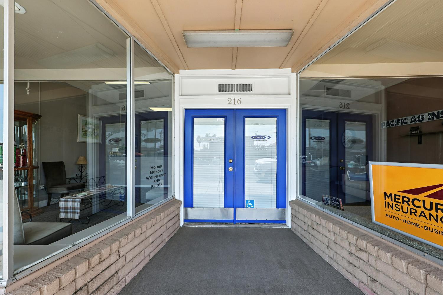 216 Robertson Blvd #B, Chowchilla, CA 93610