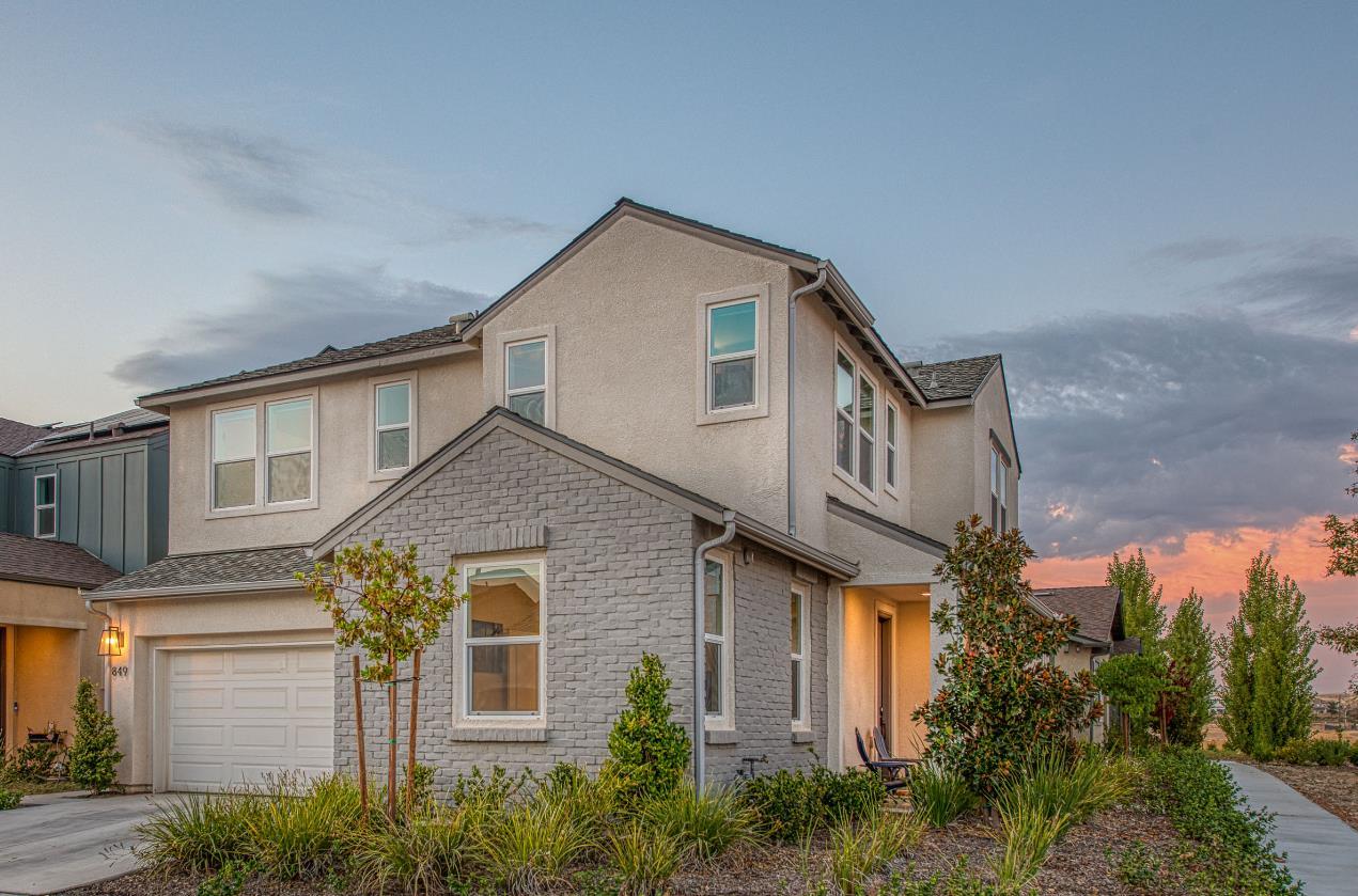 849 Livio Way, Madera, CA 93636