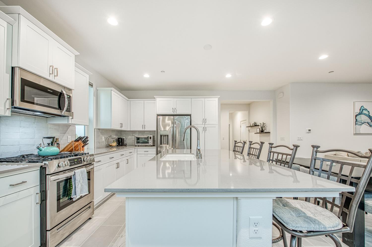 849 Livio Way, Madera, CA 93636