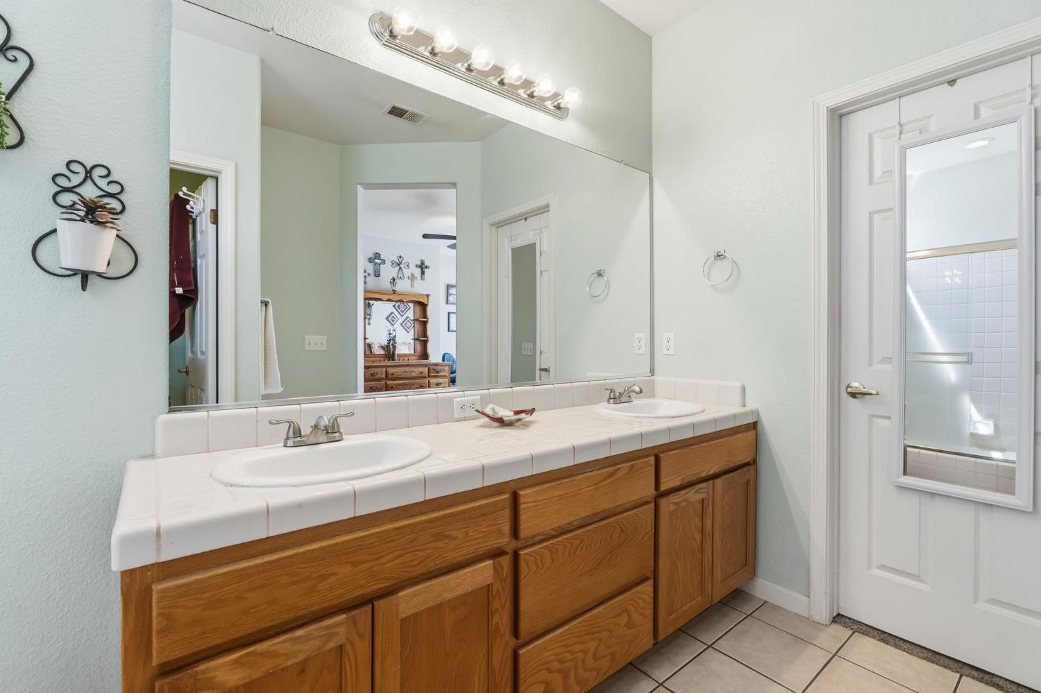 1757 Homestead Way, Lemoore, CA 93245