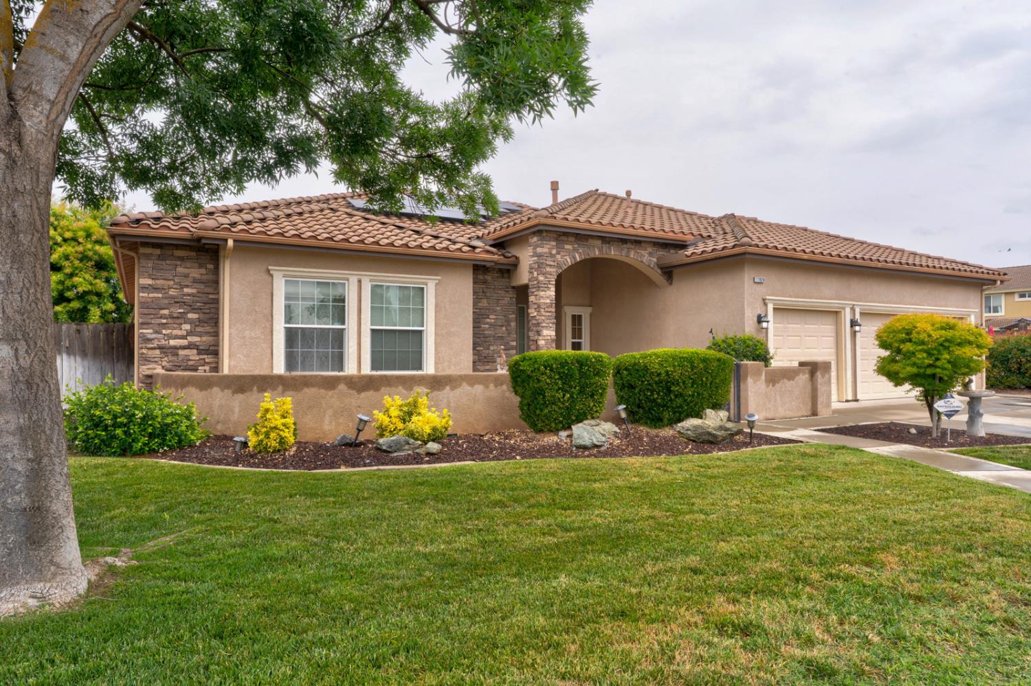 17028 Granite Falls Way, Madera, CA 93610