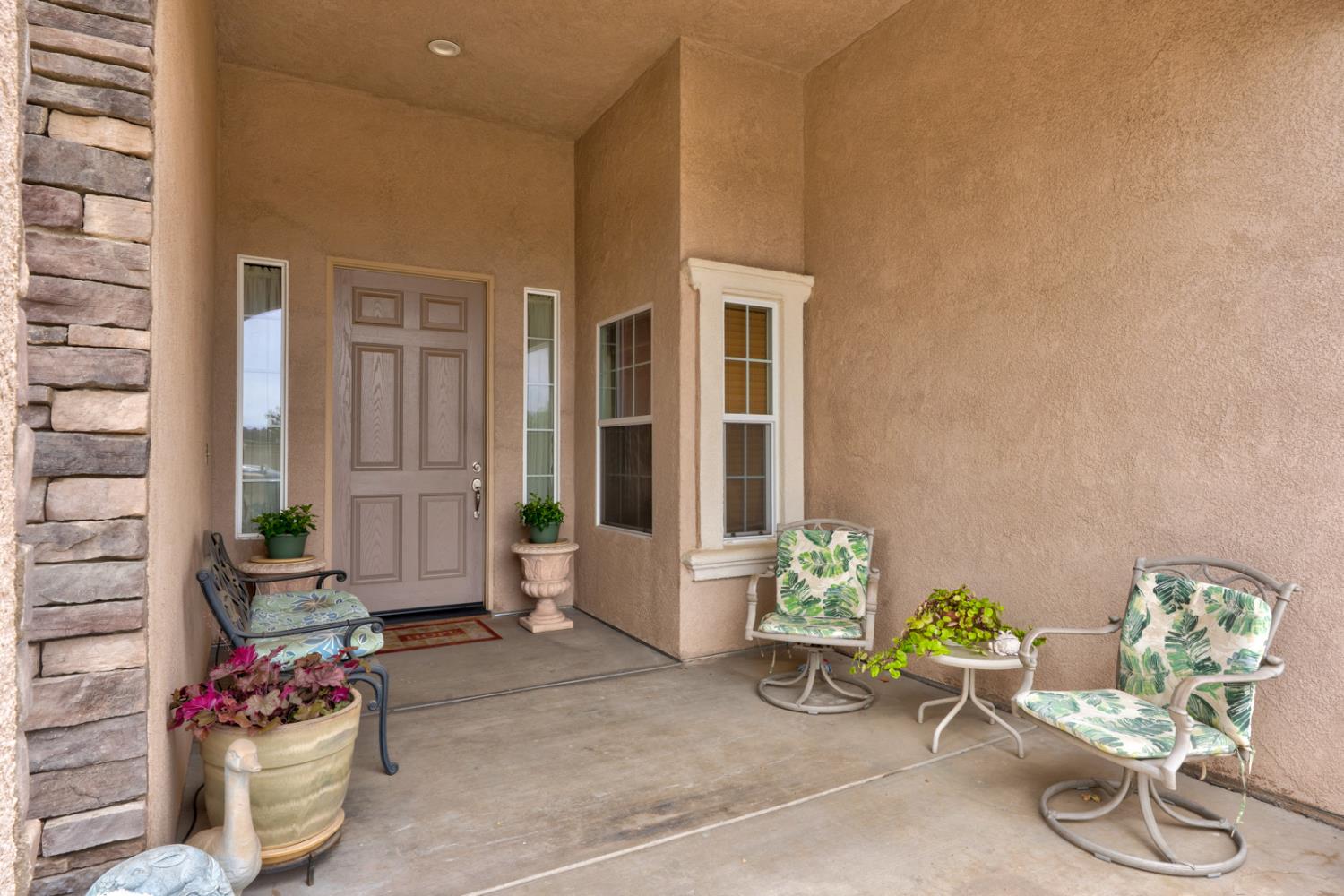 17028 Granite Falls Way, Madera, CA 93610