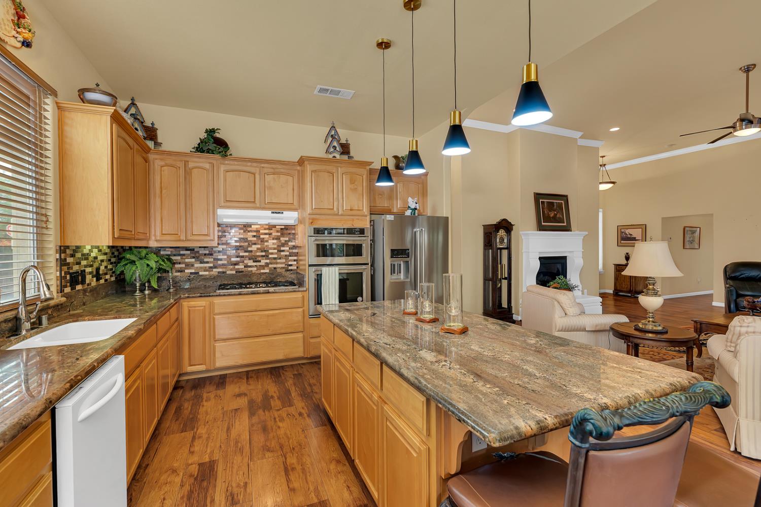 17028 Granite Falls Way, Madera, CA 93610