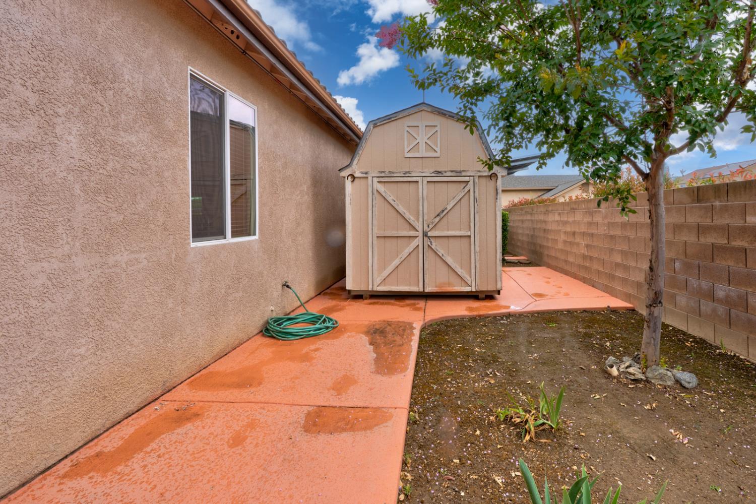 17028 Granite Falls Way, Madera, CA 93610