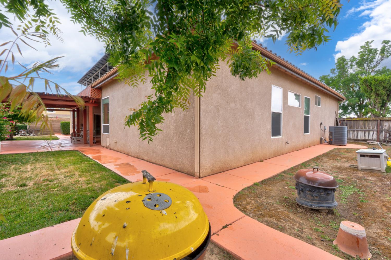 17028 Granite Falls Way, Madera, CA 93610