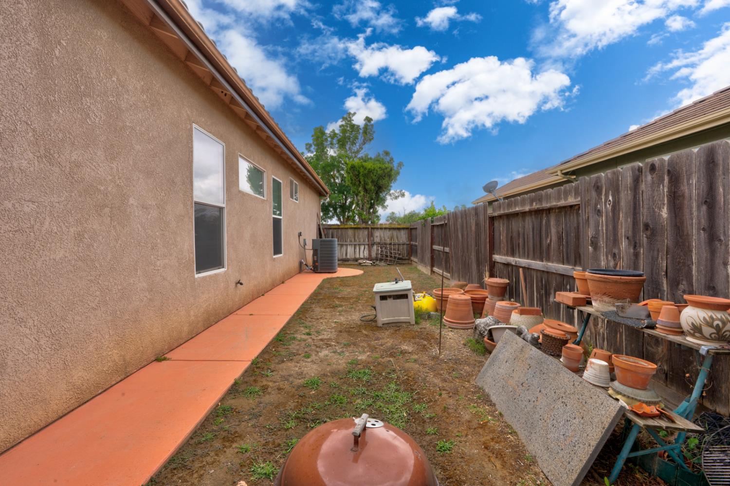 17028 Granite Falls Way, Madera, CA 93610