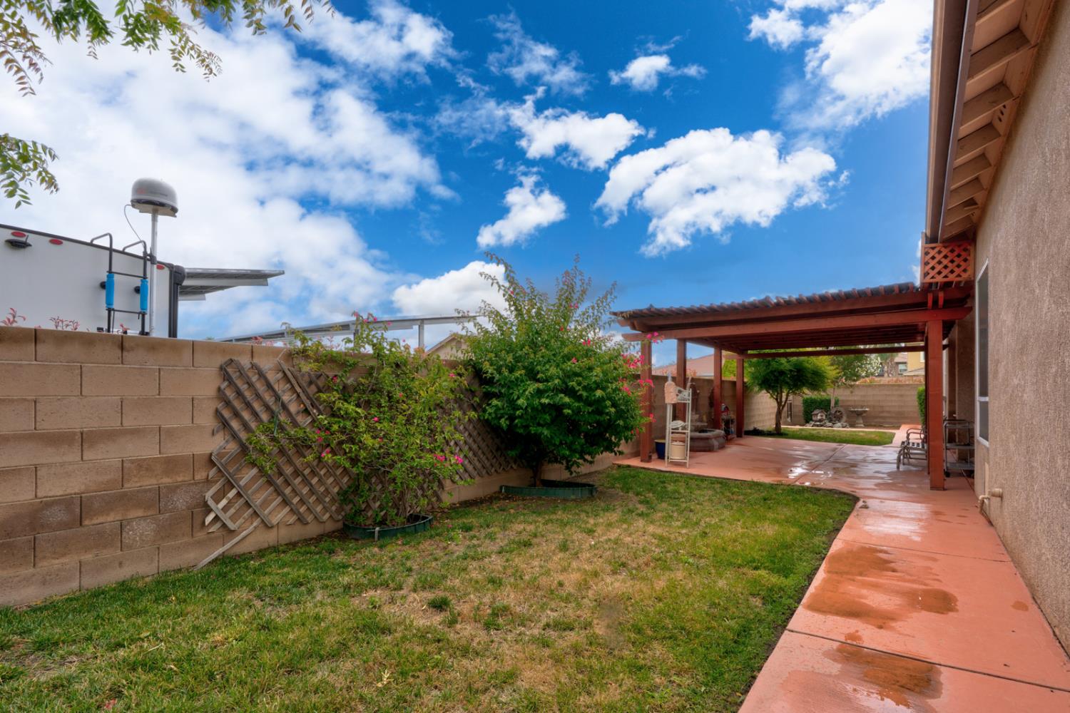 17028 Granite Falls Way, Madera, CA 93610