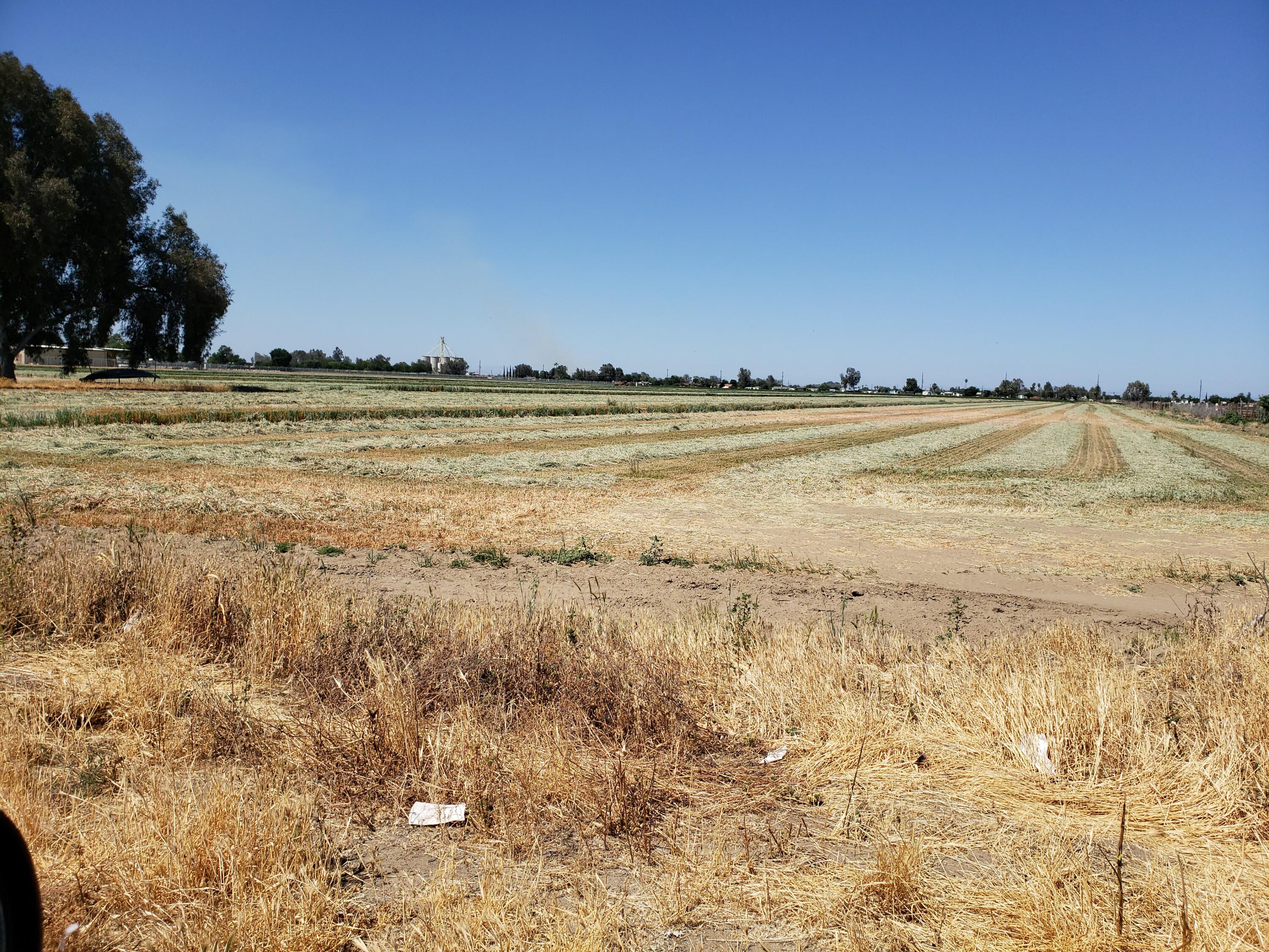 11544 S 10th Ave, Hanford, CA 93230