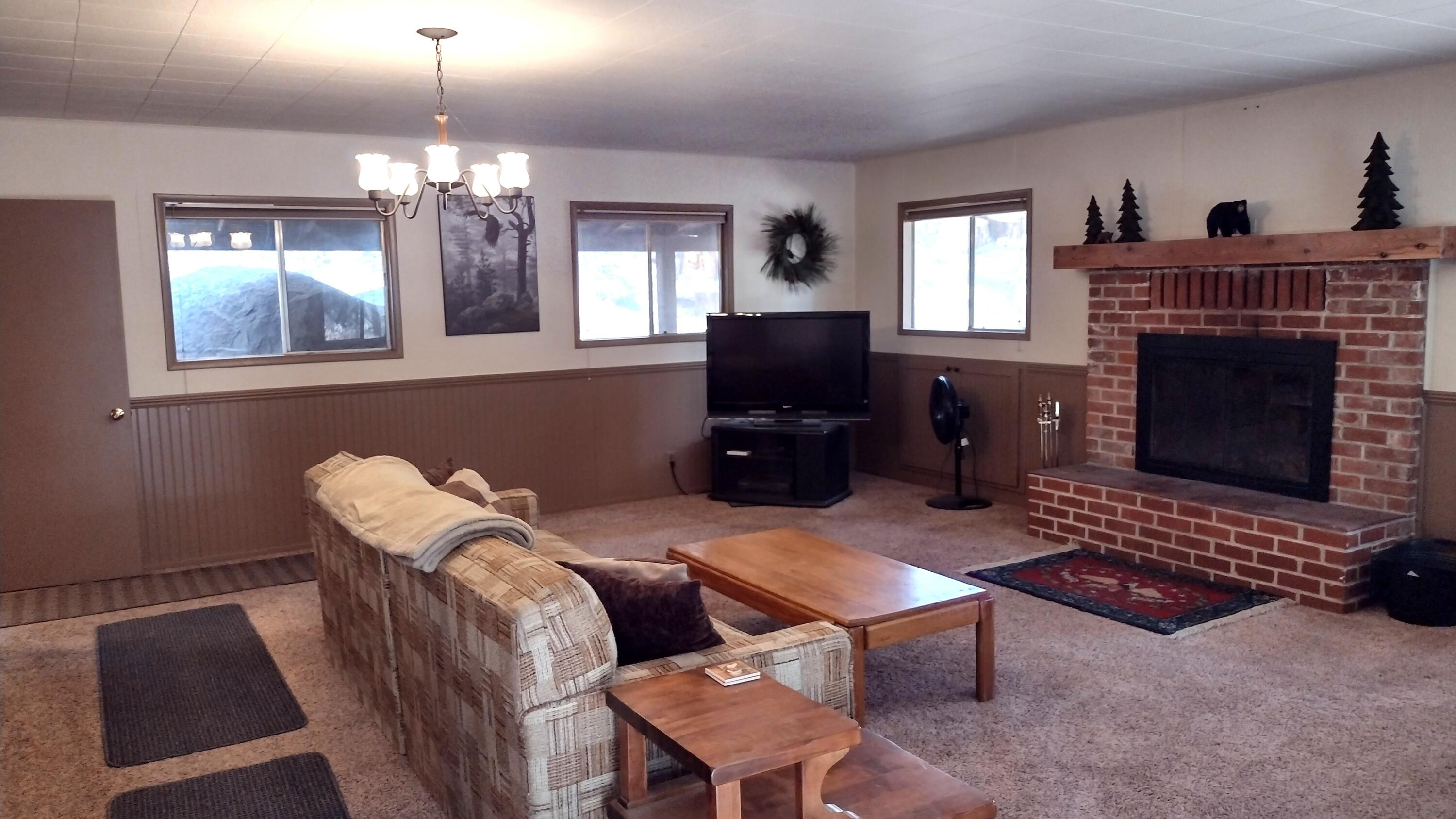 639 Trails End, Camp Nelson, CA 93265