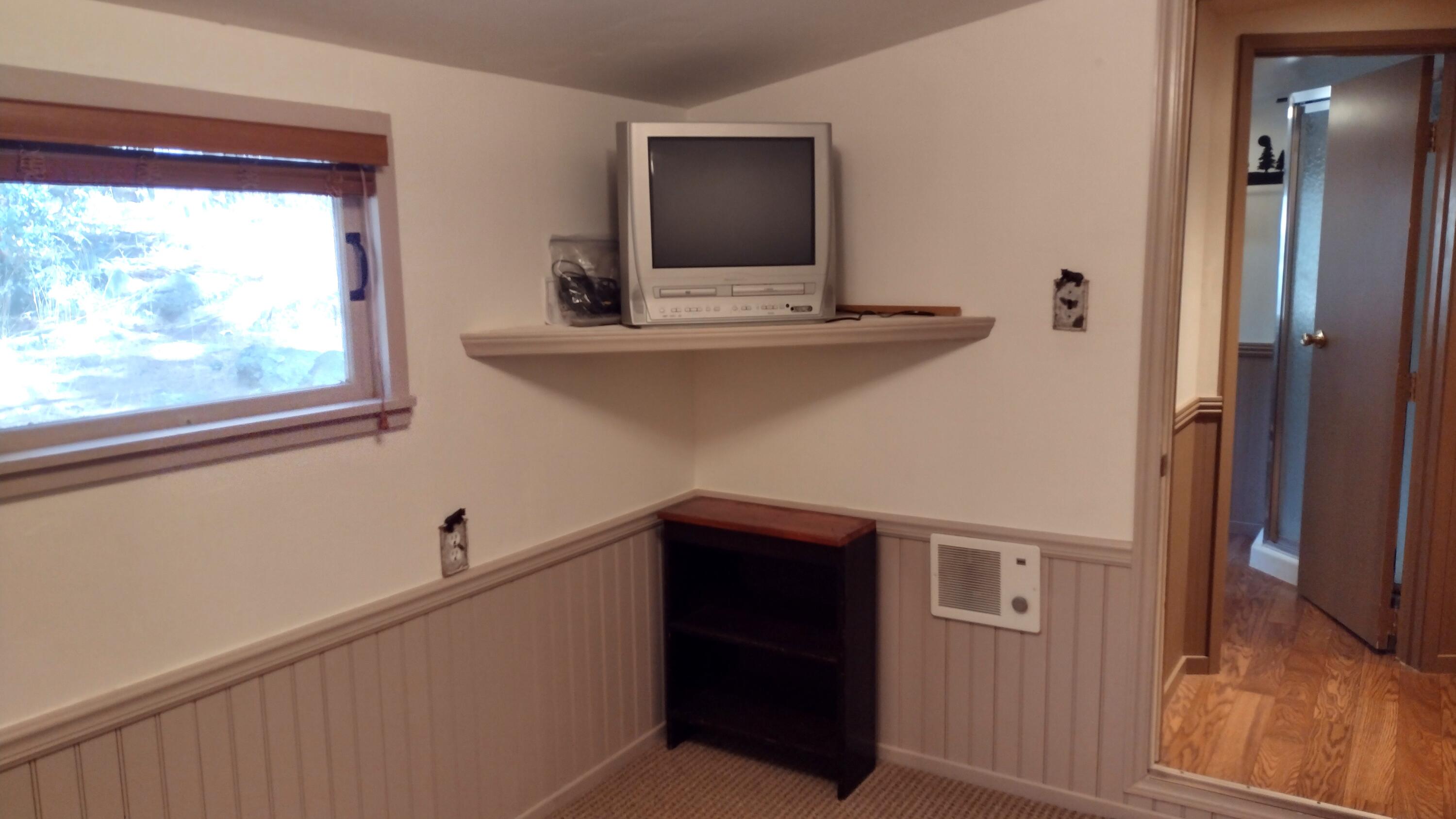 639 Trails End, Camp Nelson, CA 93265