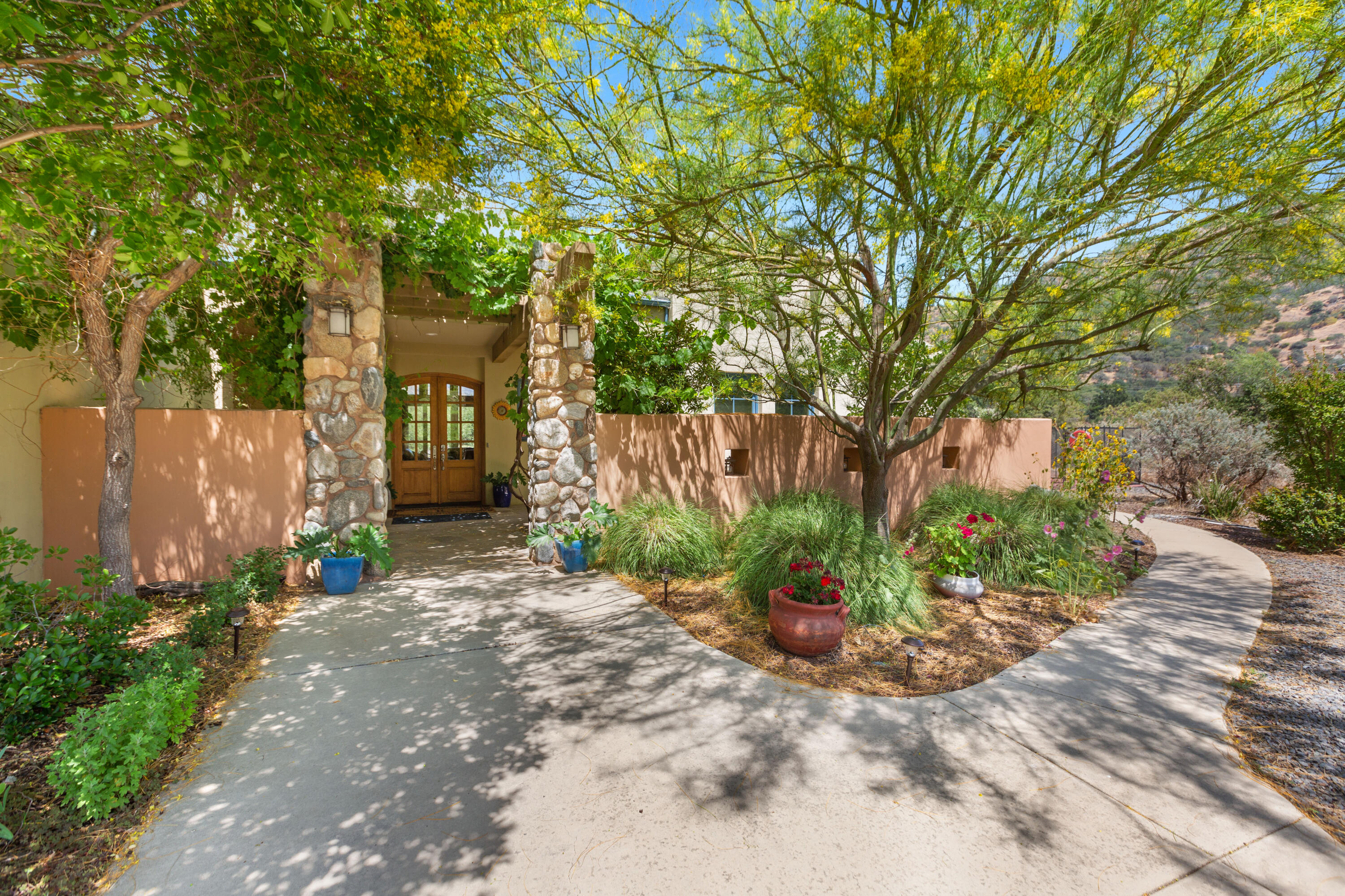 42000 N Fork Dr, Three Rivers, CA 93271